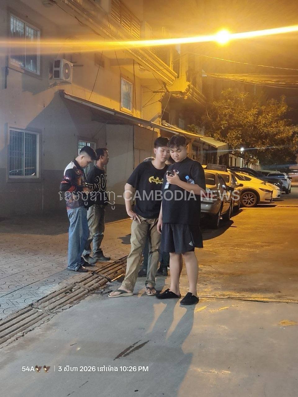 森速区发生摩托车碰撞事故 疑似不明身份人员介入调解