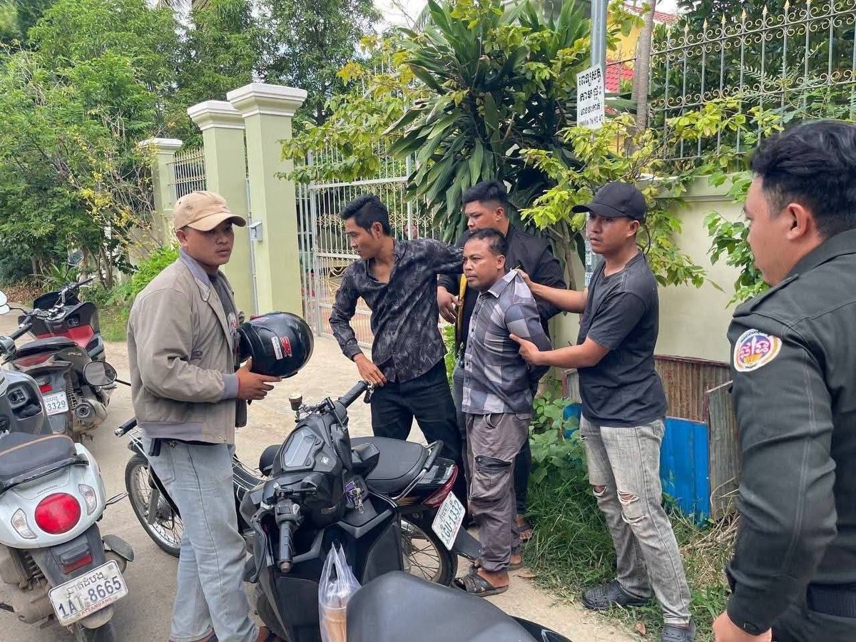 马德望省宪兵在奥查分区破获一起毒品交易案,逮捕一名43岁嫌疑