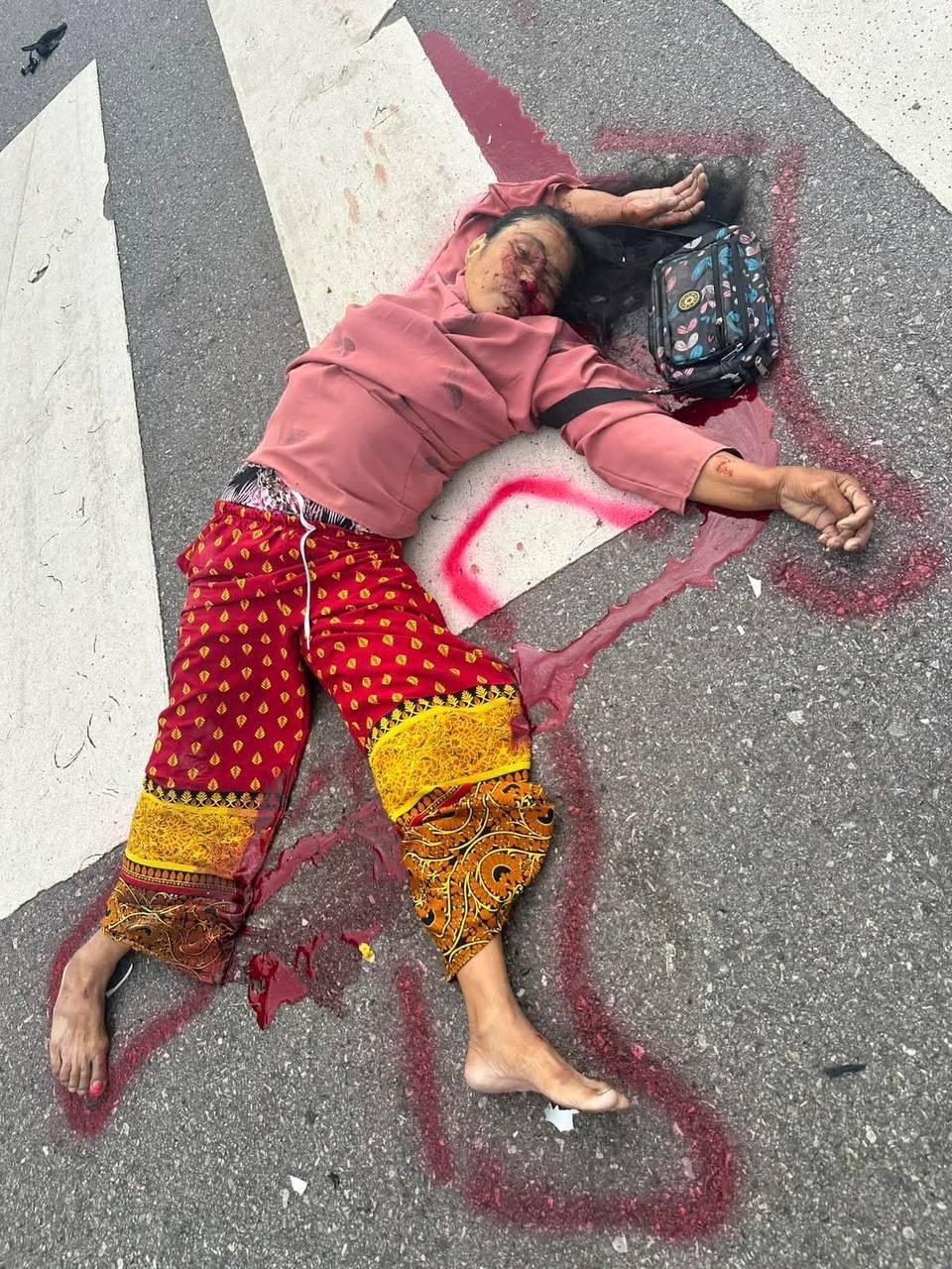 菩萨省克罗戈县发生一起交通事故，造成2人死亡，当地警方已介入