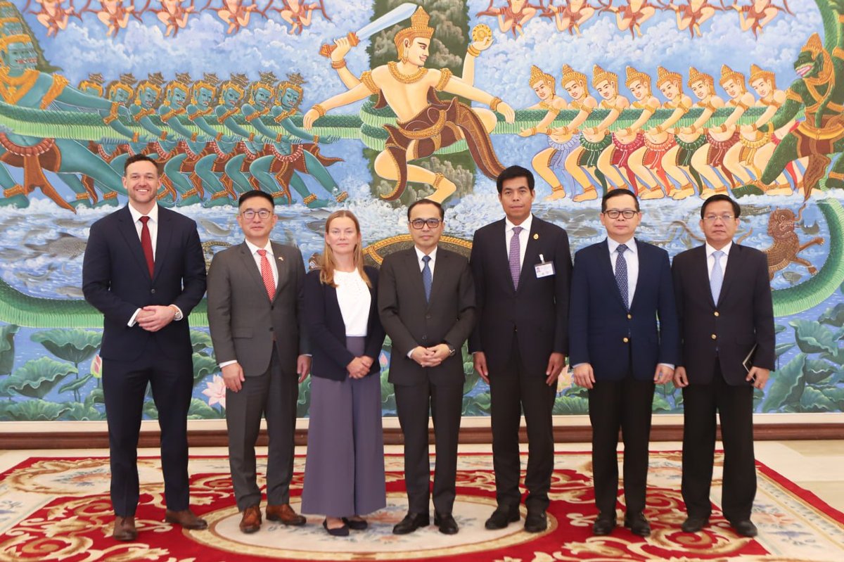 副总理旺西维速会见美国驻柬使馆代办
