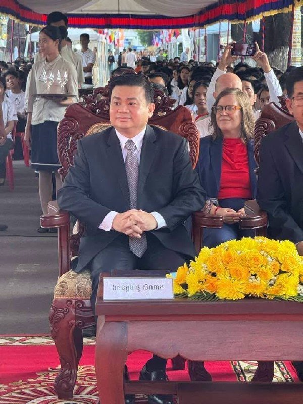 外交部官员托·桑南连同公务车失踪