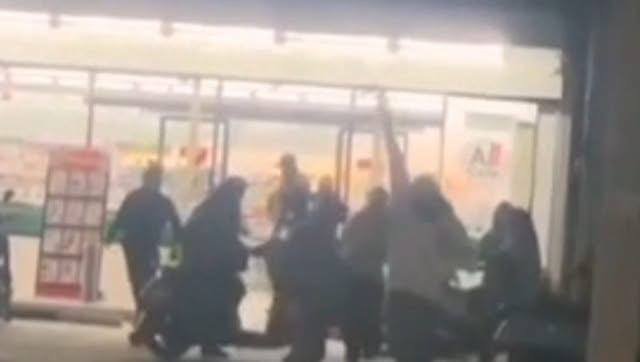 泰国南部局势动荡 泰政府宣布实施紧急宵禁