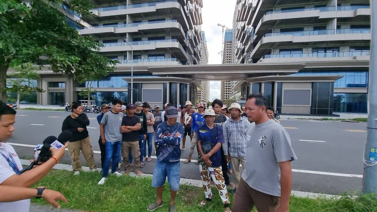 西港奥特雷斯唐人街附近,约30名建筑工人因被拖欠三个月工资,