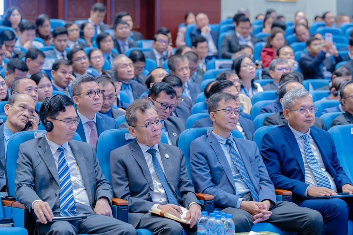 柬埔寨副总理旺西维索主持法规评估与合规研讨会