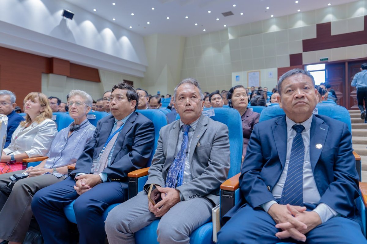 柬埔寨副总理旺西维索主持法规评估与合规研讨会
