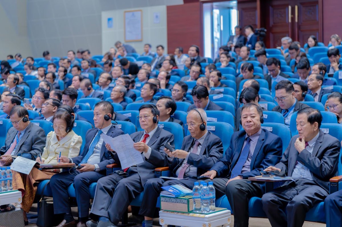 柬埔寨副总理旺西维索主持法规评估与合规研讨会