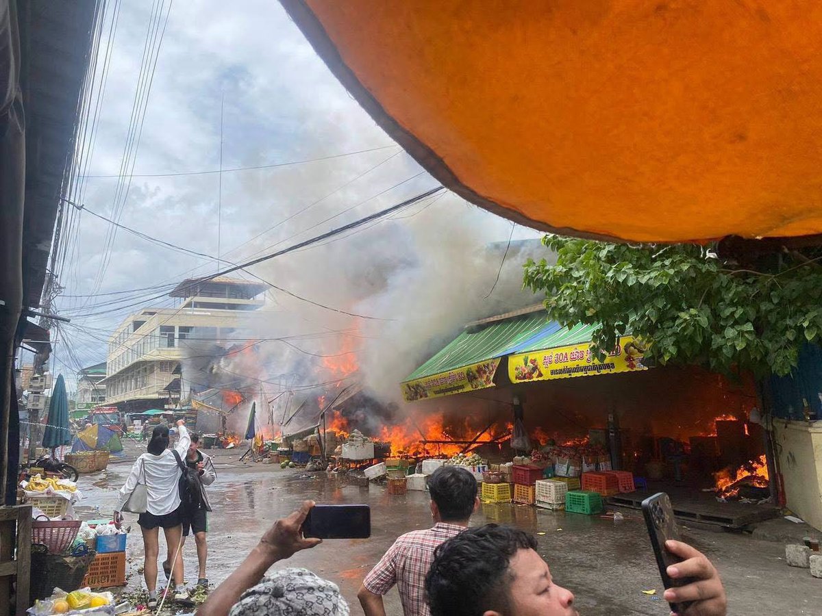 金边德科市场火灾更新 211个摊位受损无伤亡
