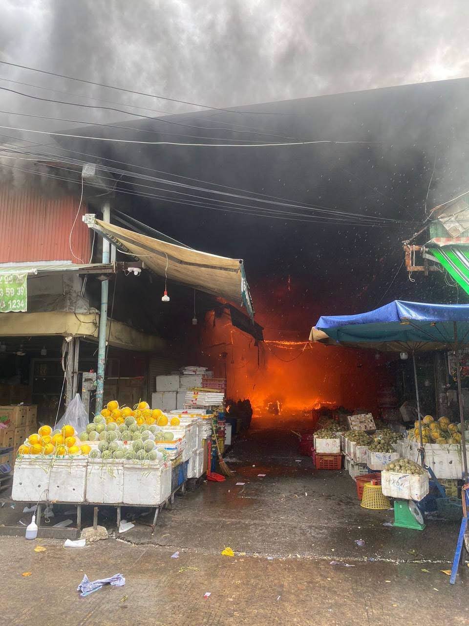 金边德科市场火灾更新 211个摊位受损无伤亡