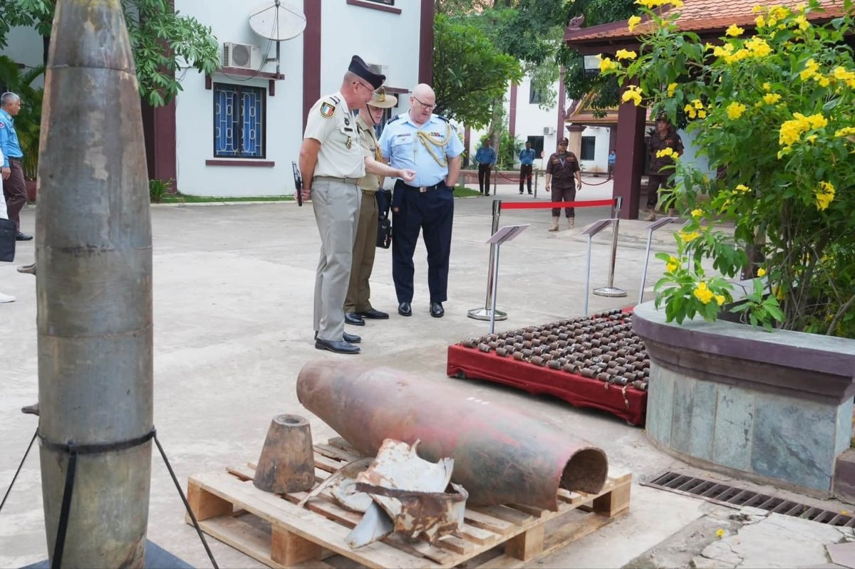 柬埔寨排雷中心展示边境地区遗留爆炸物现状
