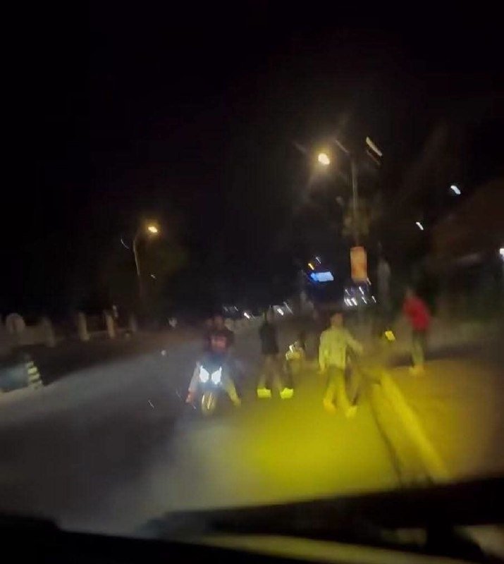 棉芷区发生暴力拦车事件 警方正全力追捕涉案人员