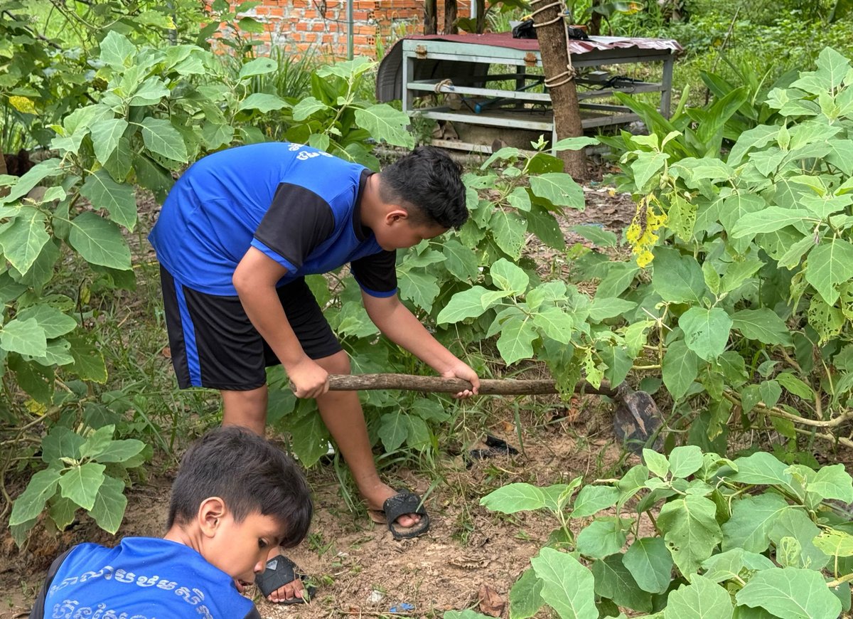 西港洪森小学开展学生生活技能课程