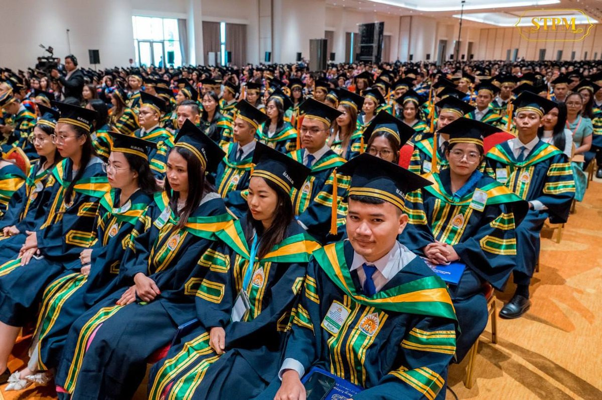 洪玛奈出席皇家法律经济大学毕业典礼 4001名学生获学位