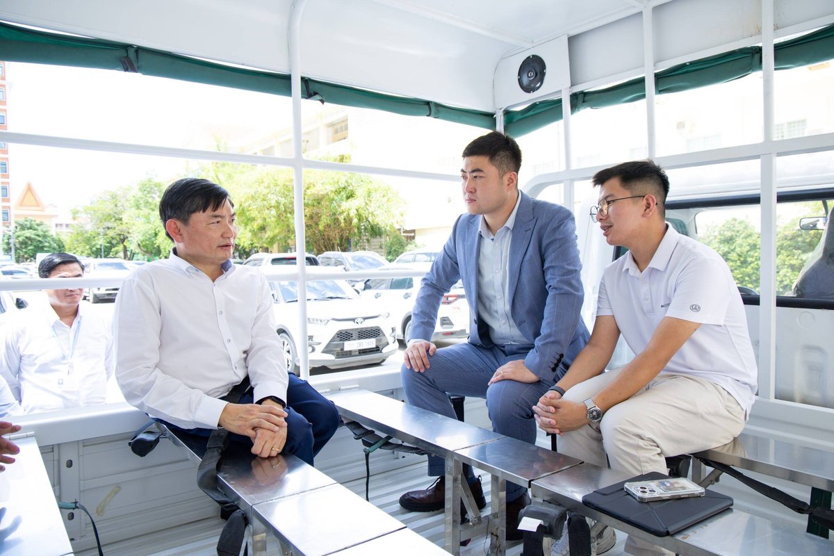 柬埔寨劳工部考察日本Zo Motors工人通勤车