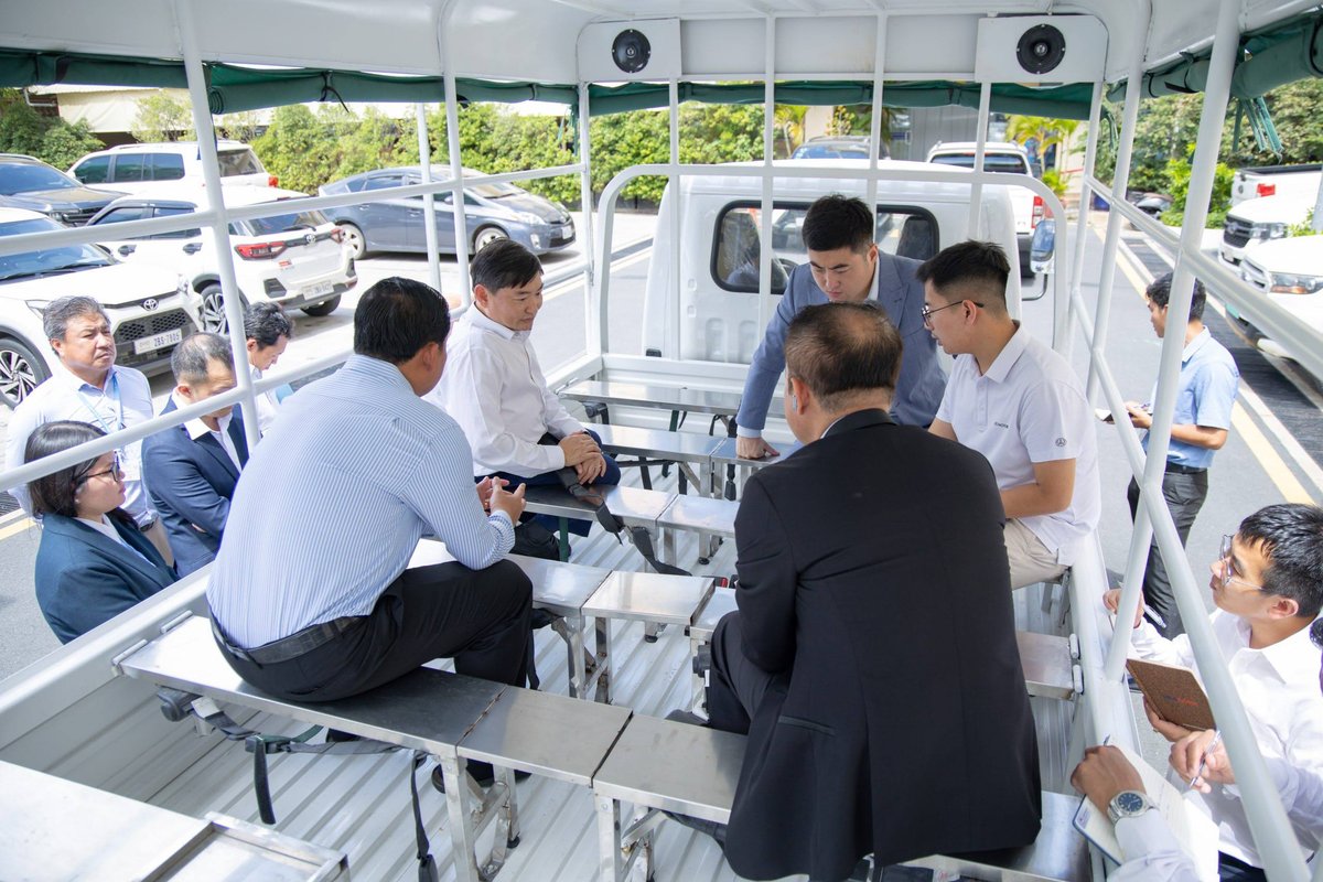 柬埔寨劳工部考察日本Zo Motors工人通勤车