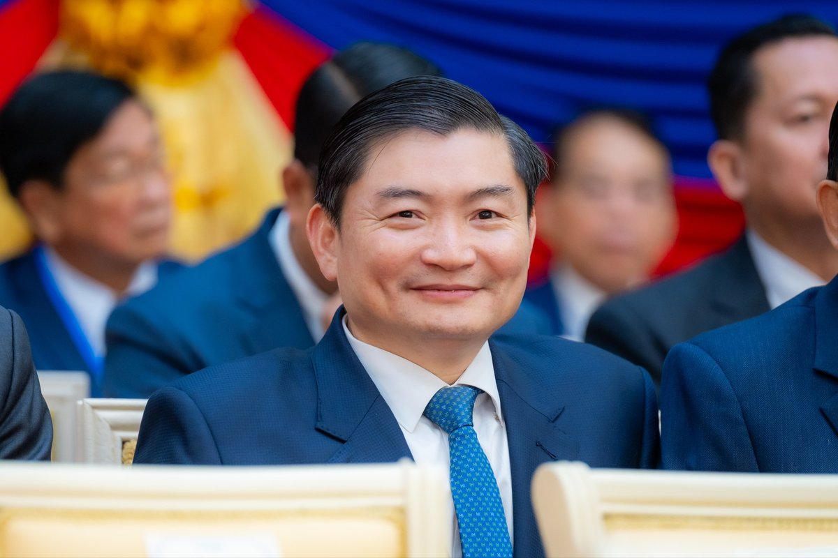 劳工部部长出席参议院大楼落成仪式
