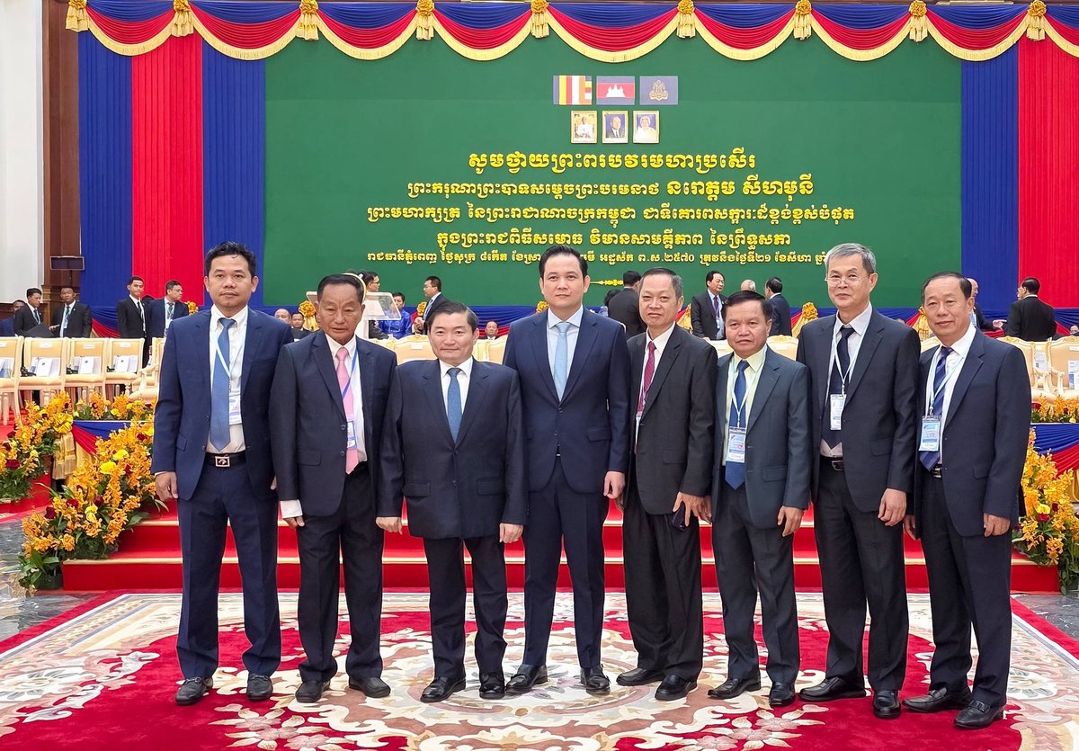 劳工部部长出席参议院大楼落成仪式