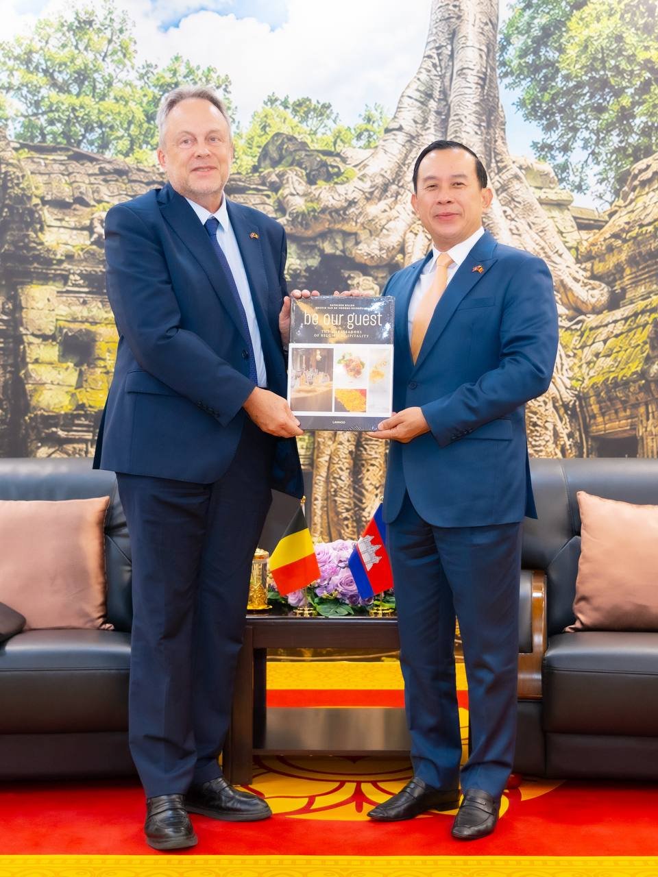 旅游部与比利时大使探讨旅游合作 筹备第20届法语国家峰会
