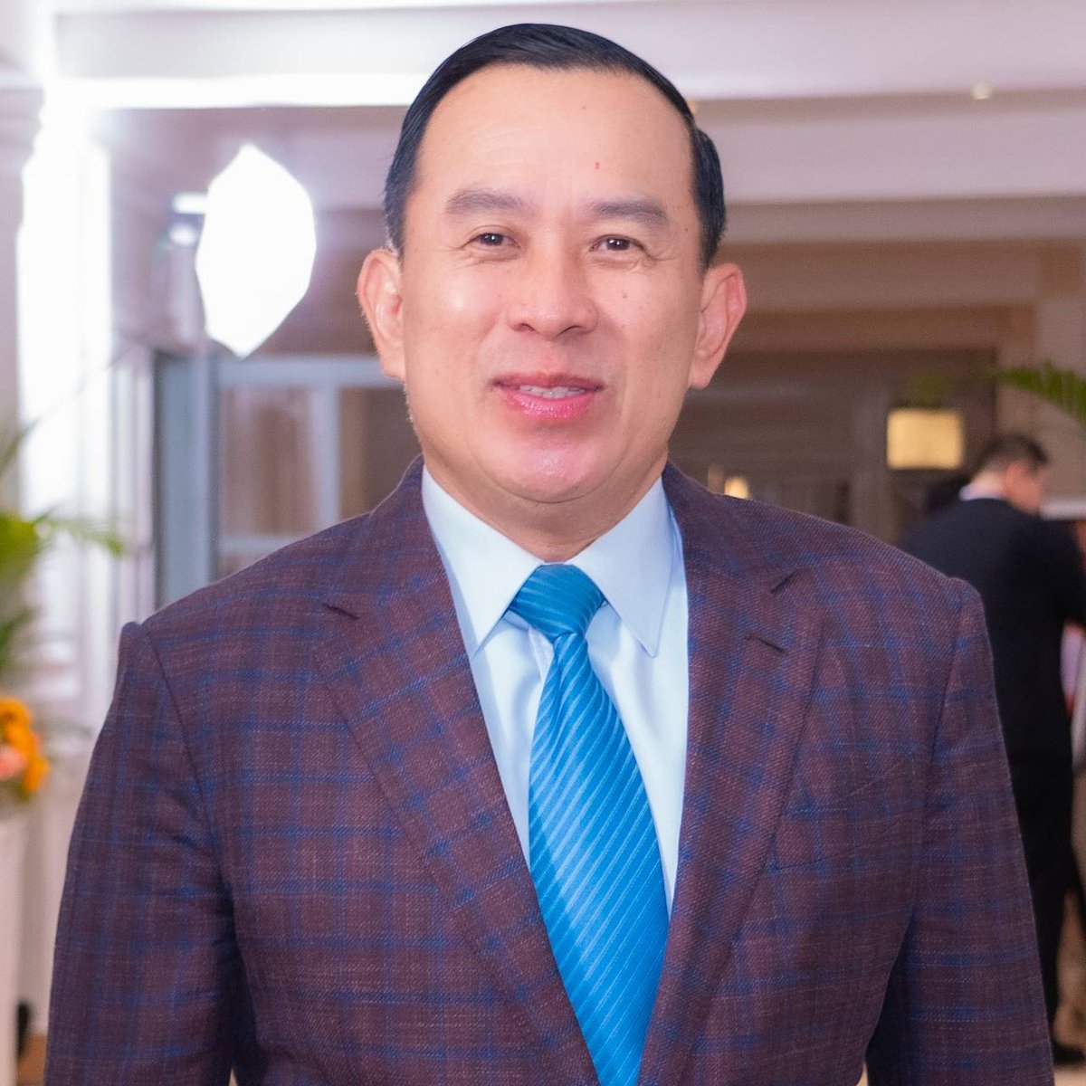 柬埔寨旅游部部长胡哈与教育青年体育部部长洪尊那隆出席新加坡驻