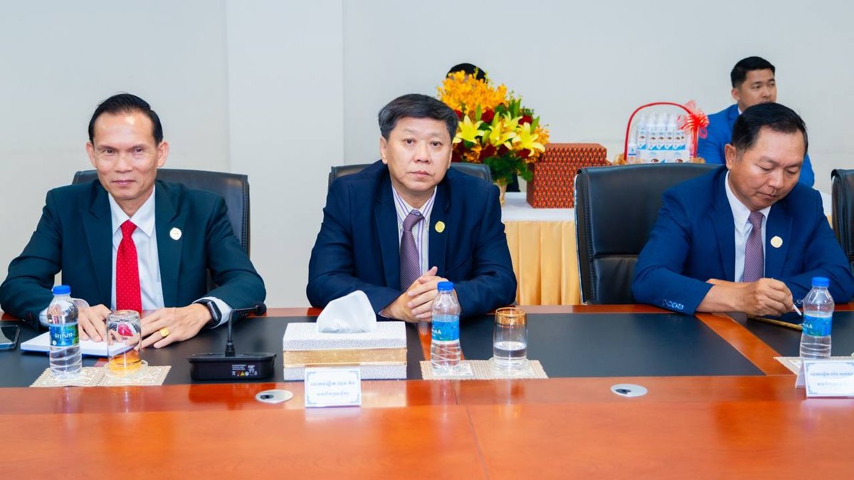 旅游部部长与青年经济联合会主席会晤,旨在加强技能培训合作,推