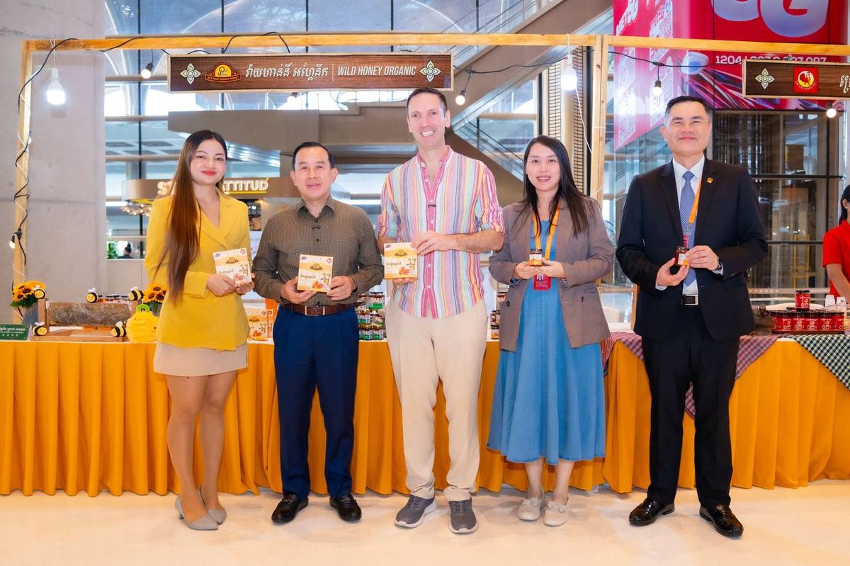 柬埔寨旅游部近日在德崇国际机场举办“我的村庄，我的产品”展览