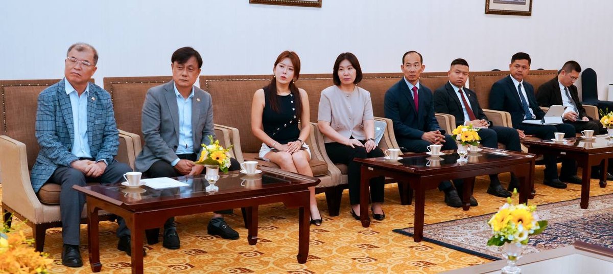 柬埔寨旅游部长与韩国商会代表讨论了“访问柬埔寨绿色季节”战略