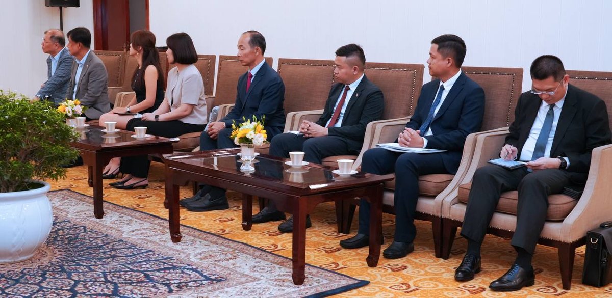 柬埔寨旅游部长与韩国商会代表讨论了“访问柬埔寨绿色季节”战略
