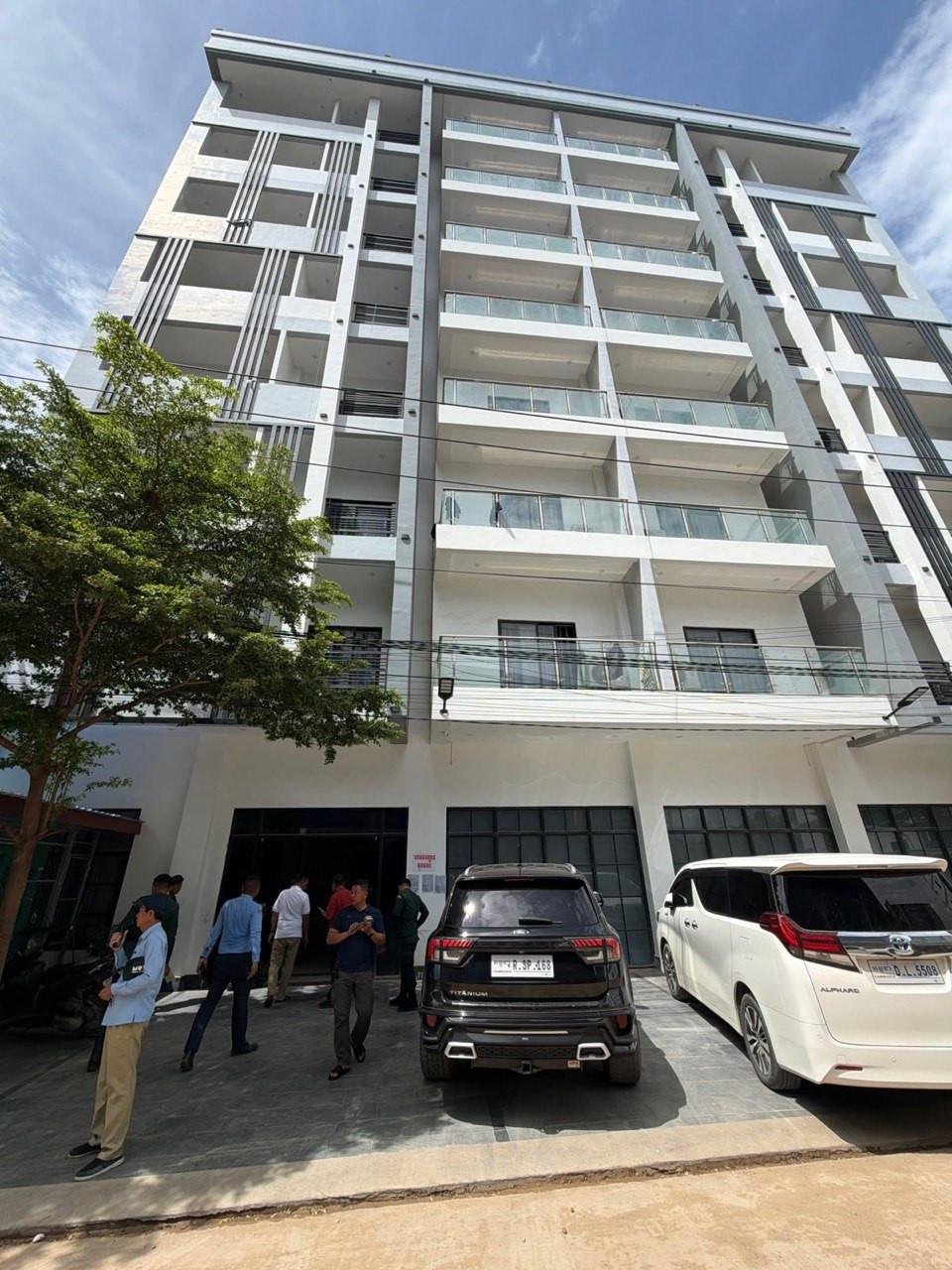 波贝警方突查3处电诈窝点 逮捕147人