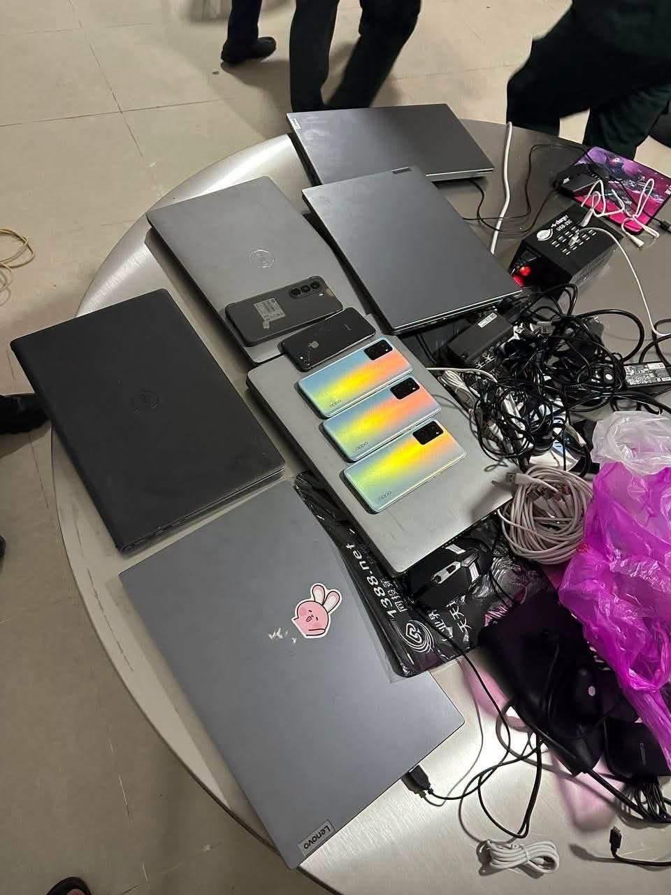 西港突击检查破获网诈案 25名中国籍人员被捕