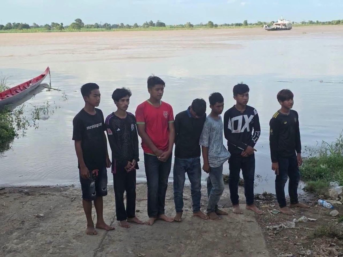 干拉省龙舟训练翻沉 3名男孩失踪搜救中