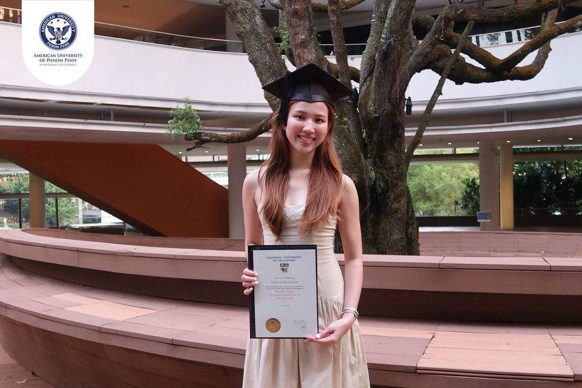 金边美国大学校友完成新加坡国立大学法学硕士