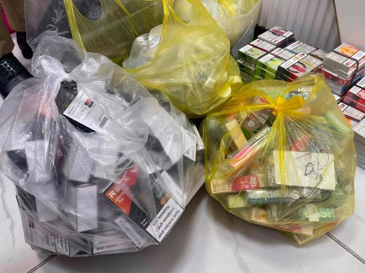 西港超市违规售卖电子烟被查 警方严厉警告店主