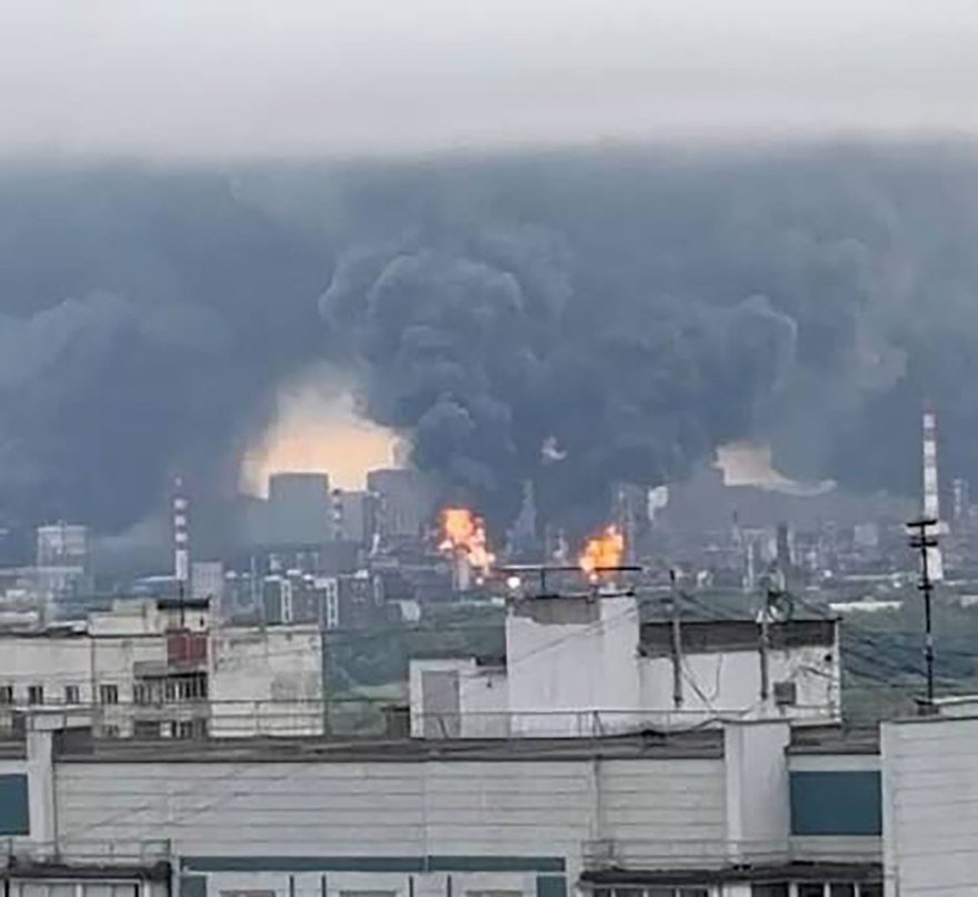 俄乌冲突持续升级 双方加大对民用设施打击力度