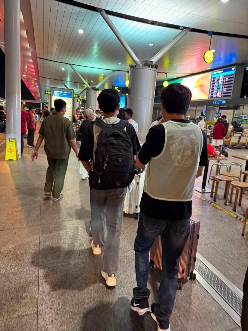 越南胡志明市破获中国涉诈团伙 涉案人员已遣返
