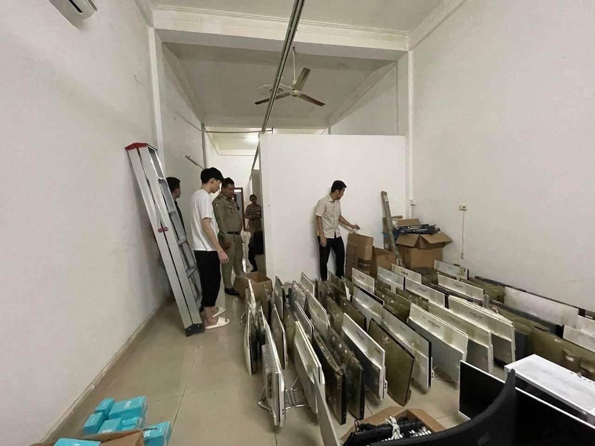 金边警方突袭环球科技 缴获2万张SIM卡