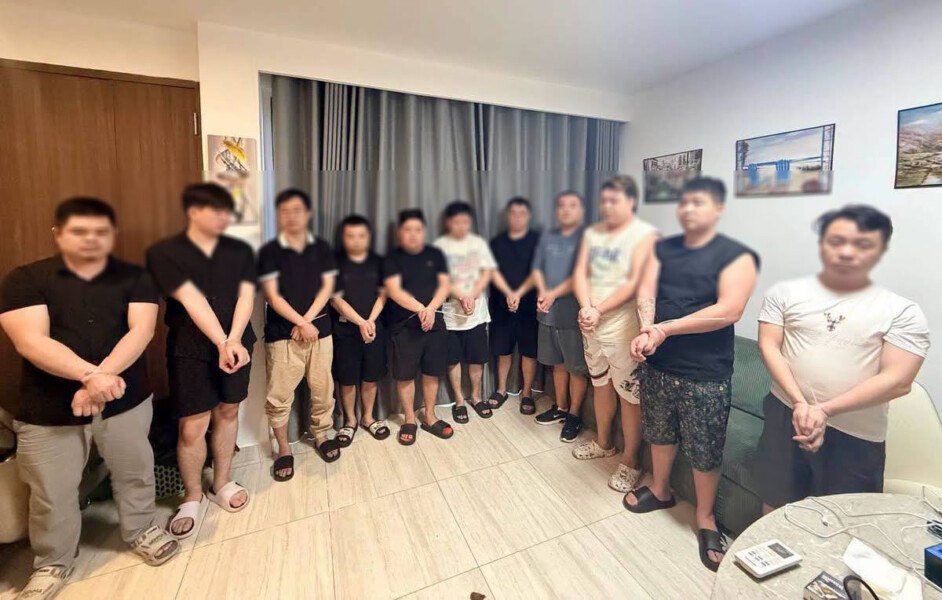 铁桥头区警方突袭网诈窝点 11名中国籍嫌疑人被捕
