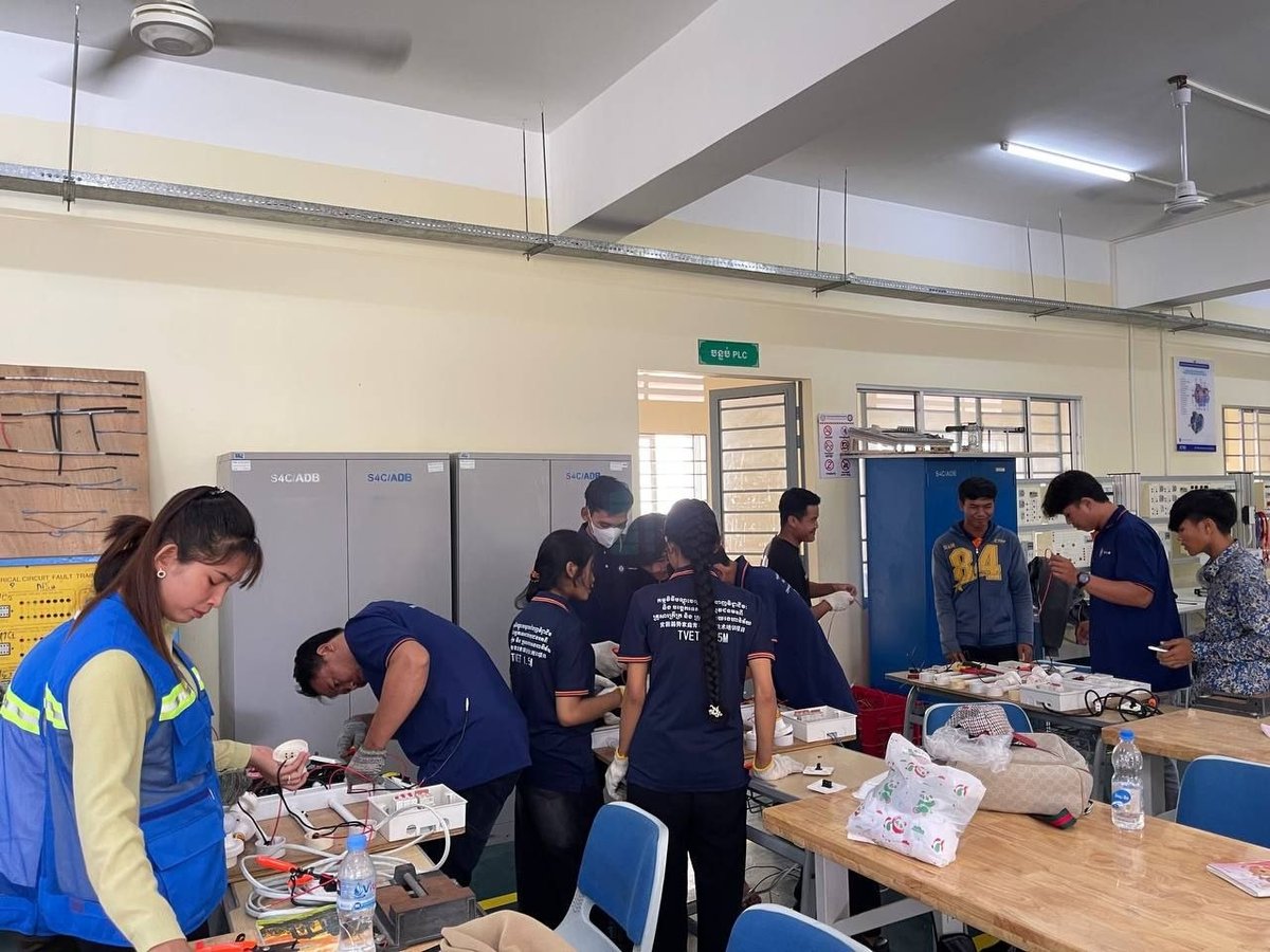 柴桢省近4000名青年完成职业技能培训 获政府就业支持
