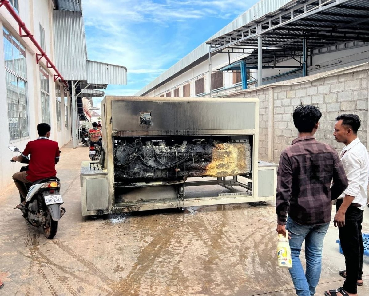 实居省贡比西县一家工厂因电线短路引发火灾,幸亏使用灭火器及时