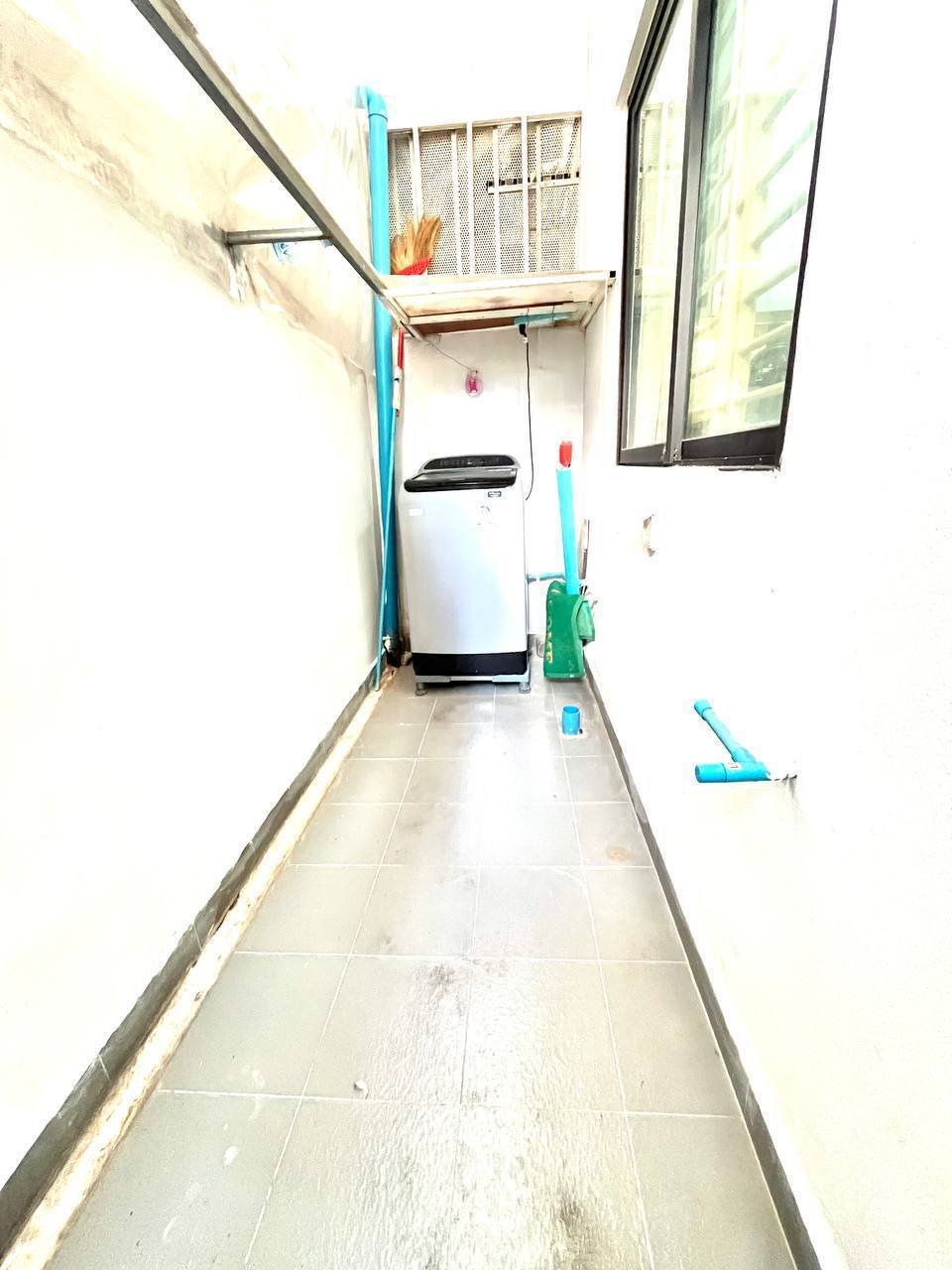 炳发集团小区排屋招租 月租$600带部分家具