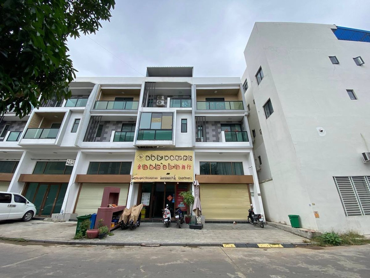 森速区ThaiChunkry小区店铺招租 月租$700 4房