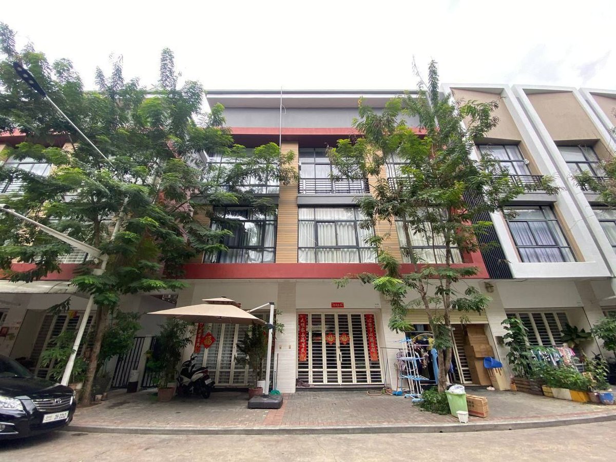 一号路炳发集团小区店铺招租 月租$700可谈