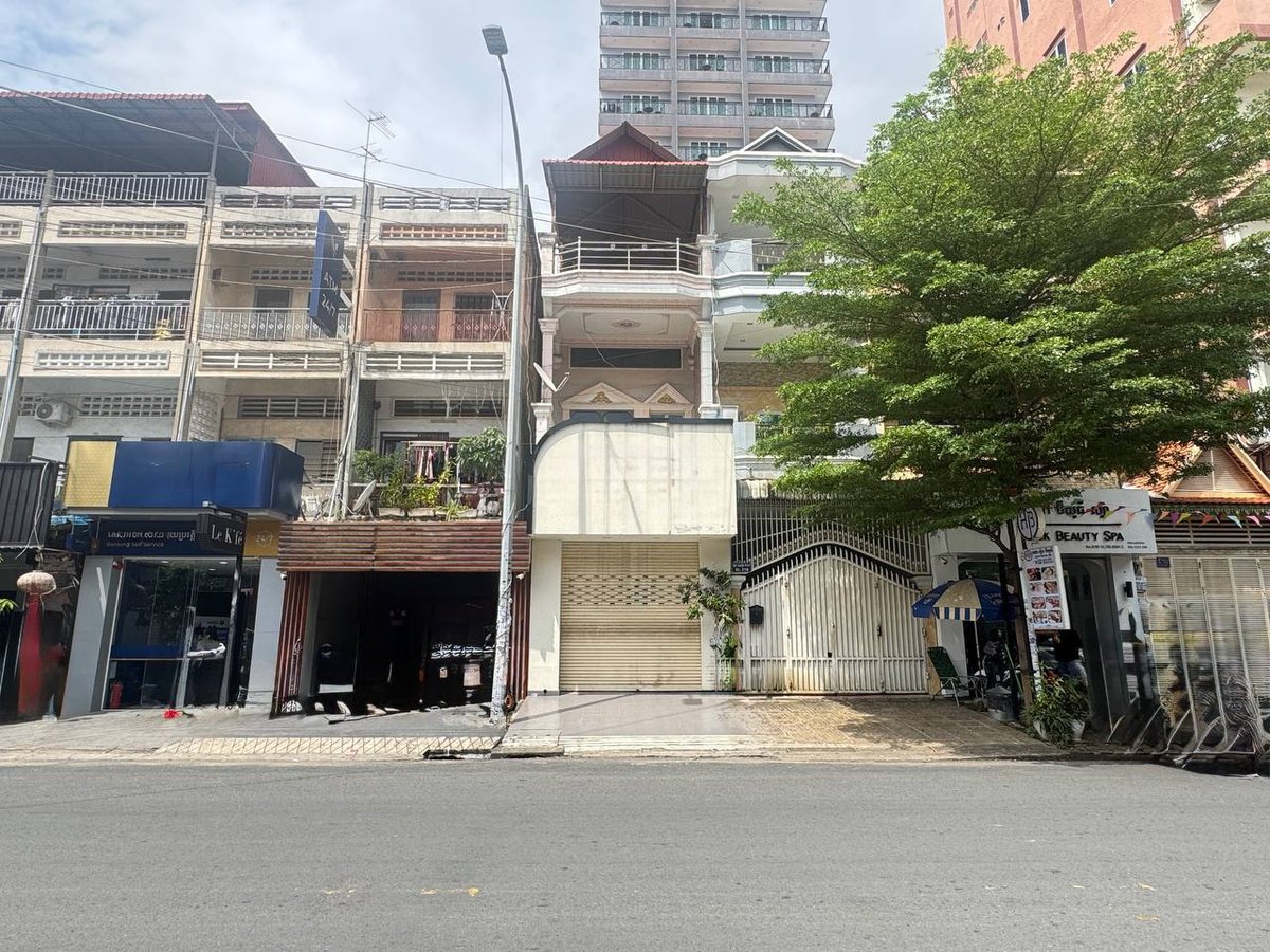 BKK排屋出租 5房4卫月租$1500 适合商住两用