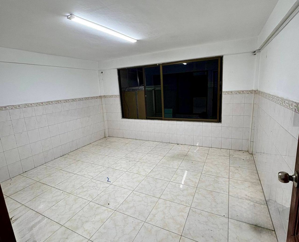 BKK排屋出租 5房4卫月租$1500 适合商住两用