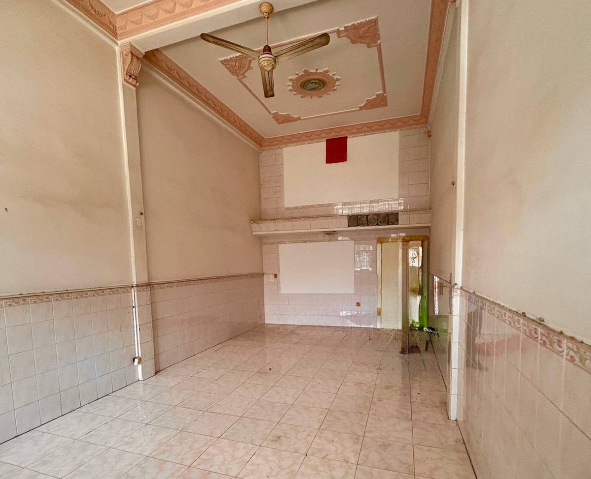 BKK排屋出租 5房4卫月租$1500 适合商住两用