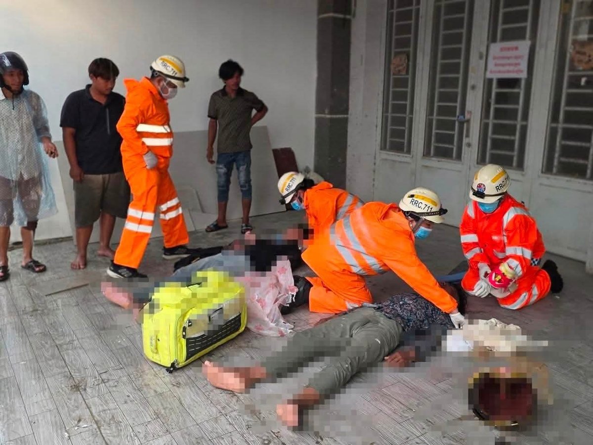 金边森速区3号公路发生摩托车相撞事故 2人受伤送医