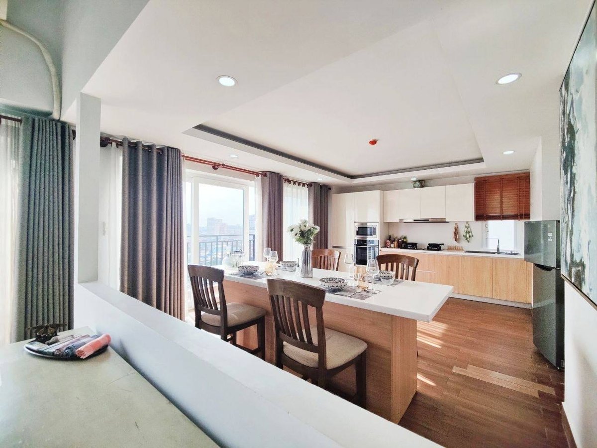 BKK3复式顶层公寓招租 3房4卫含清洁月租$1900