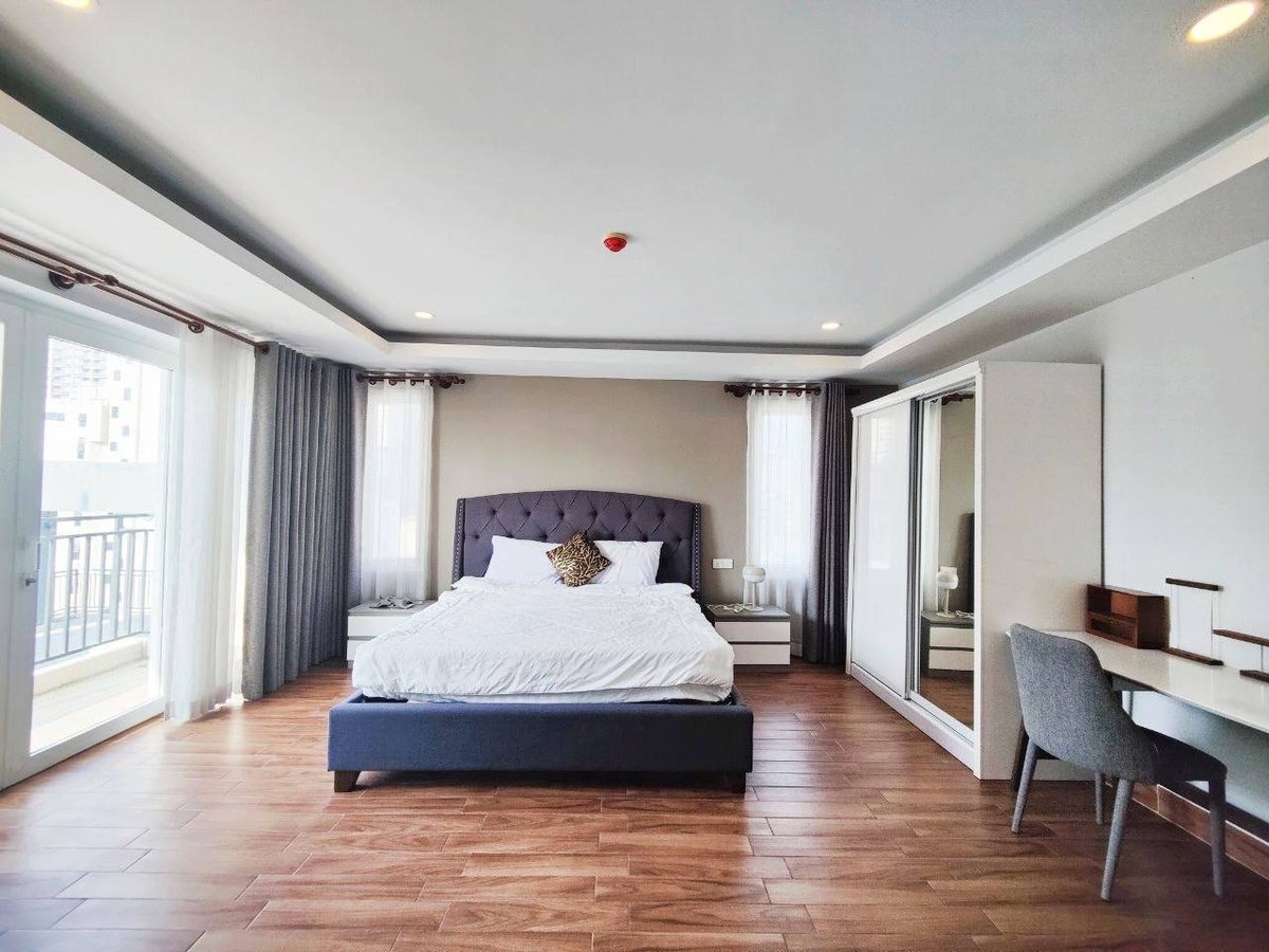 BKK3复式顶层公寓招租 3房4卫含清洁月租$1900
