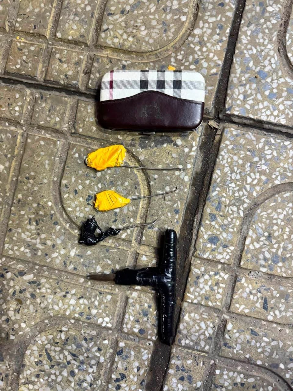 堆谷区警方巡逻队成功抓获一名涉嫌盗窃的嫌疑人,目前案件已移交