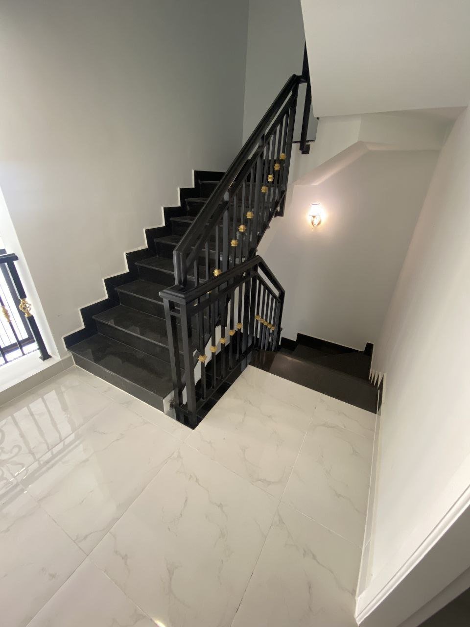 水净华桥附近OCIC小区排屋出租 月租$600家具齐全