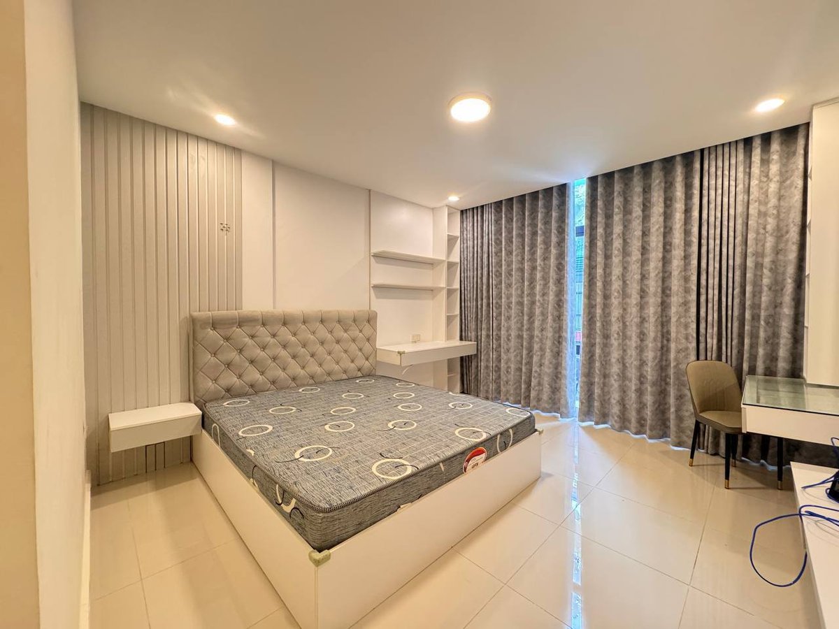 铁桥头区炳发城排屋出租 月租$950家具齐全
