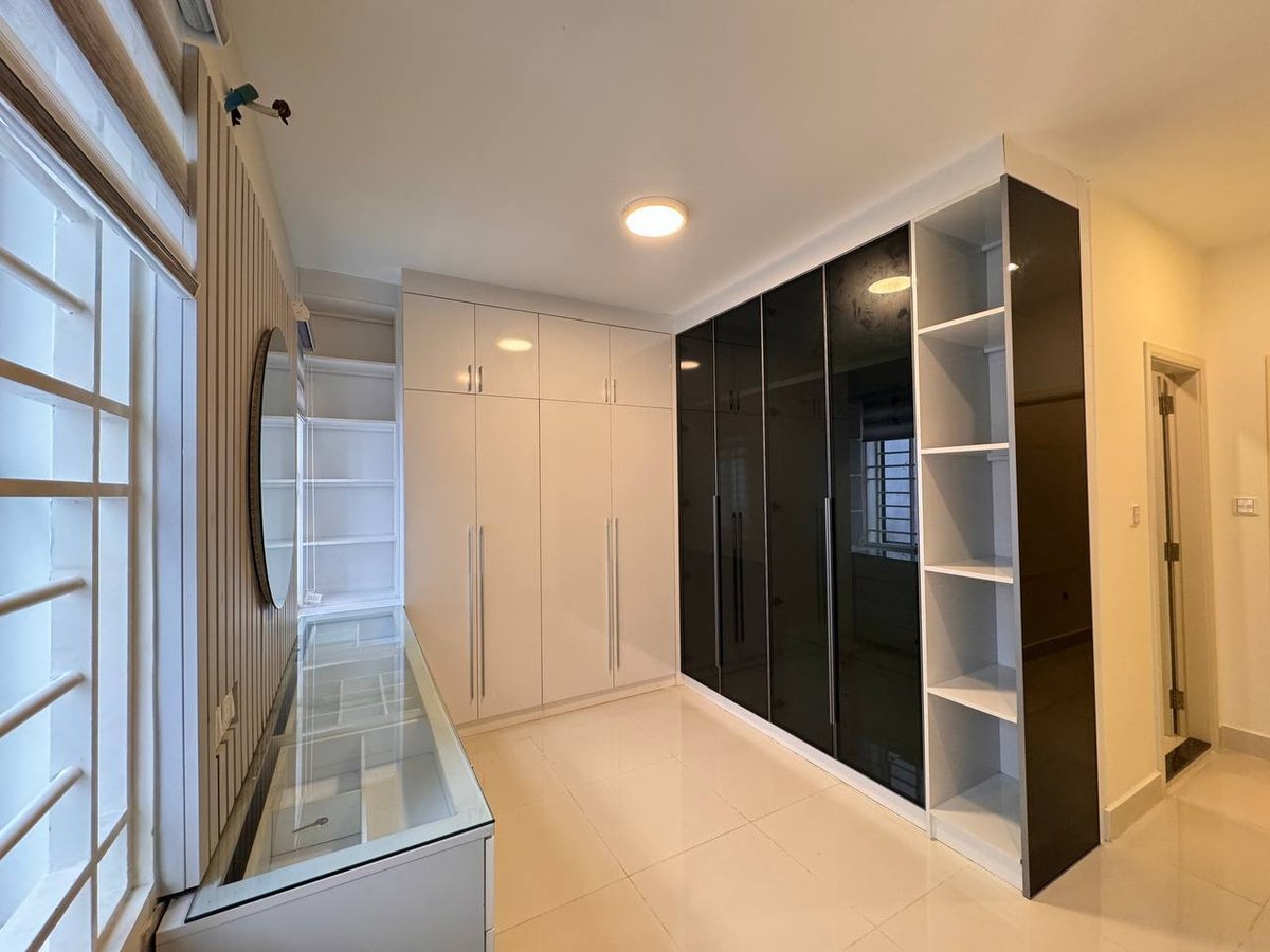 铁桥头区炳发城排屋出租 月租$950家具齐全